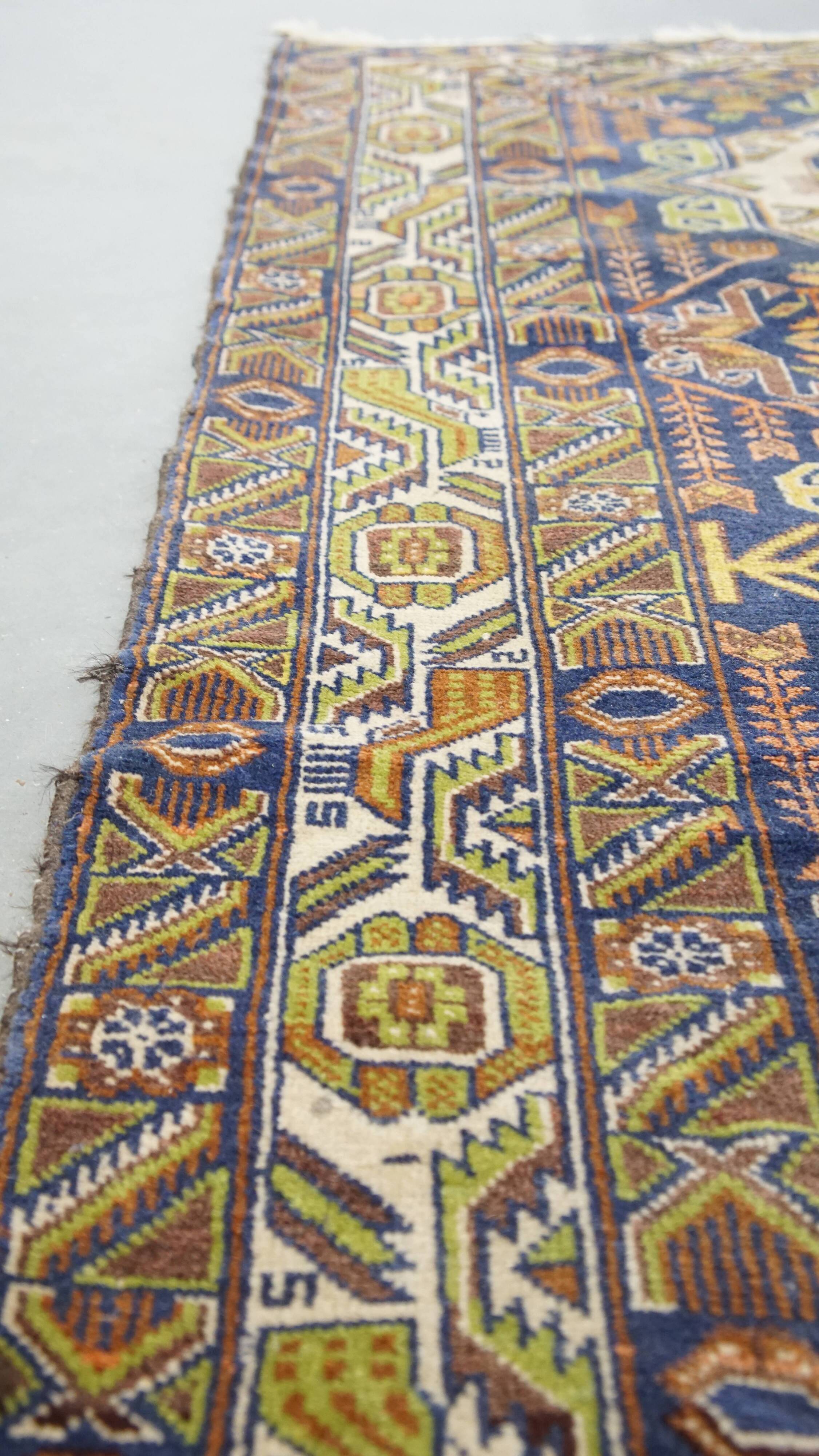 Hand-knotted rug with a pattern, 195 x 116 cm