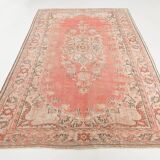 Tapis Anatolien Vintage Fait Main en Laine, Tons Rose Fané, Beige & Bleu