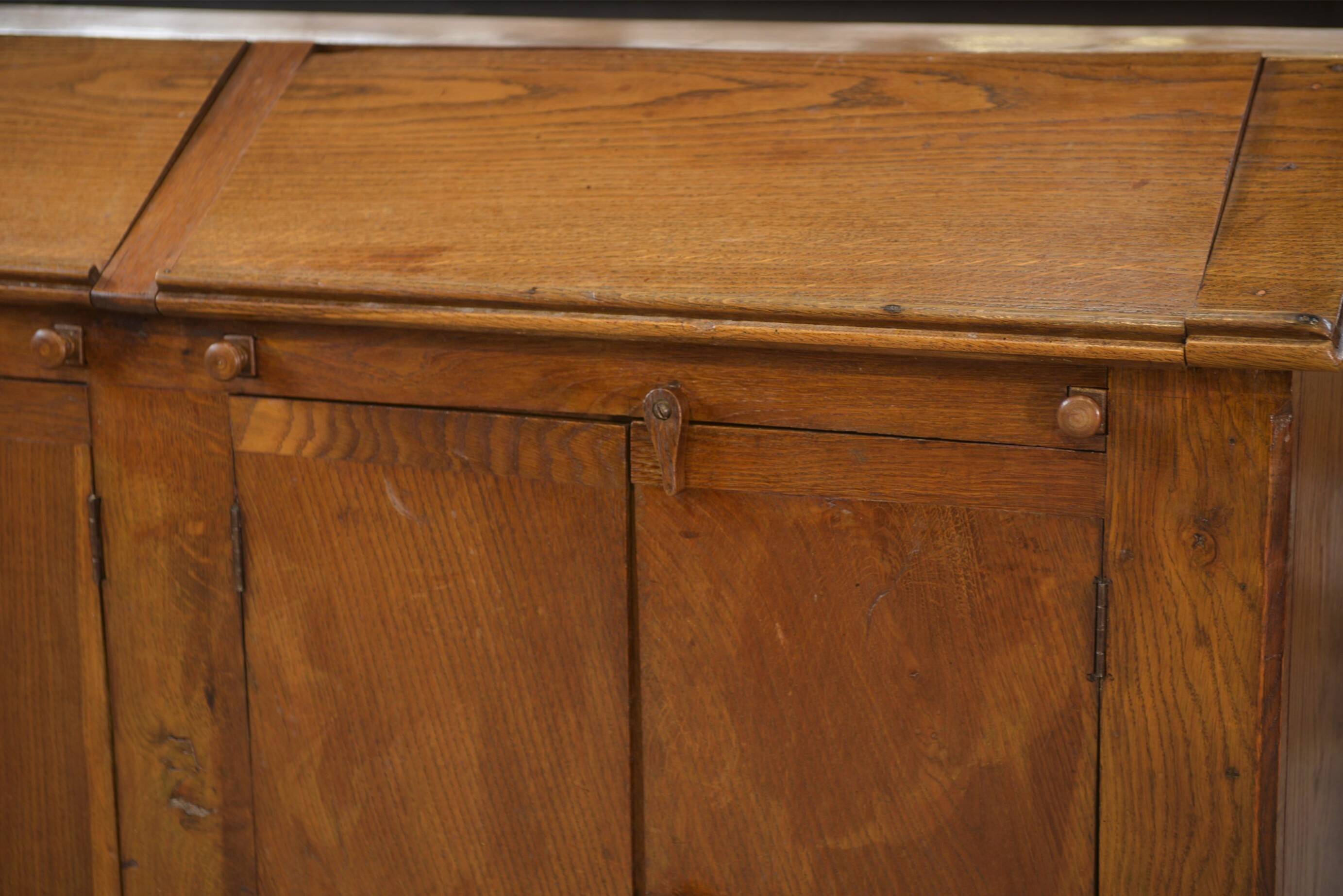 Grocer's counter / workshop furniture in solid oak from the 1920s