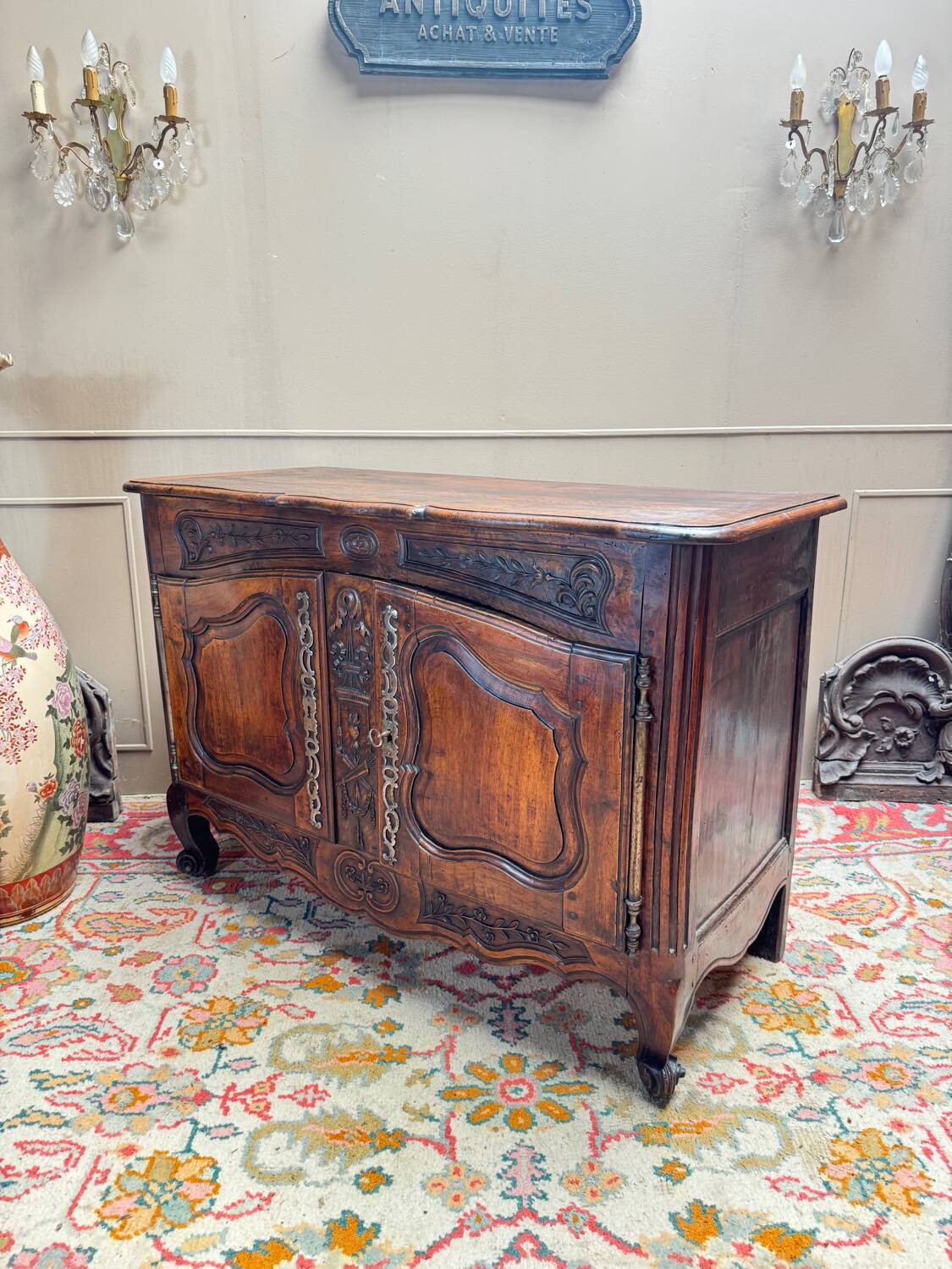 Buffet provençal en noyer d’époque Louis XV XVIII