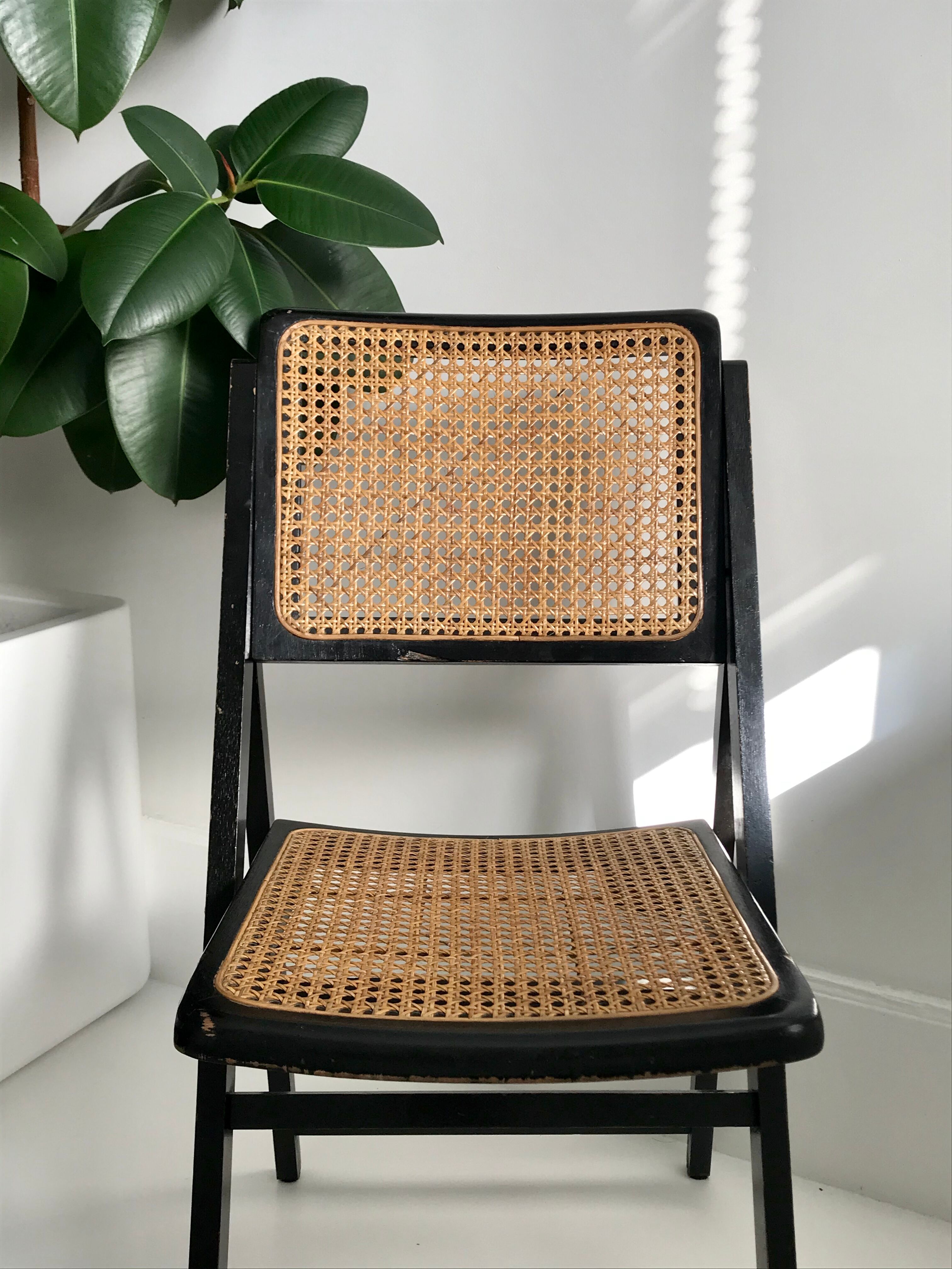 Chaise pliante cannée