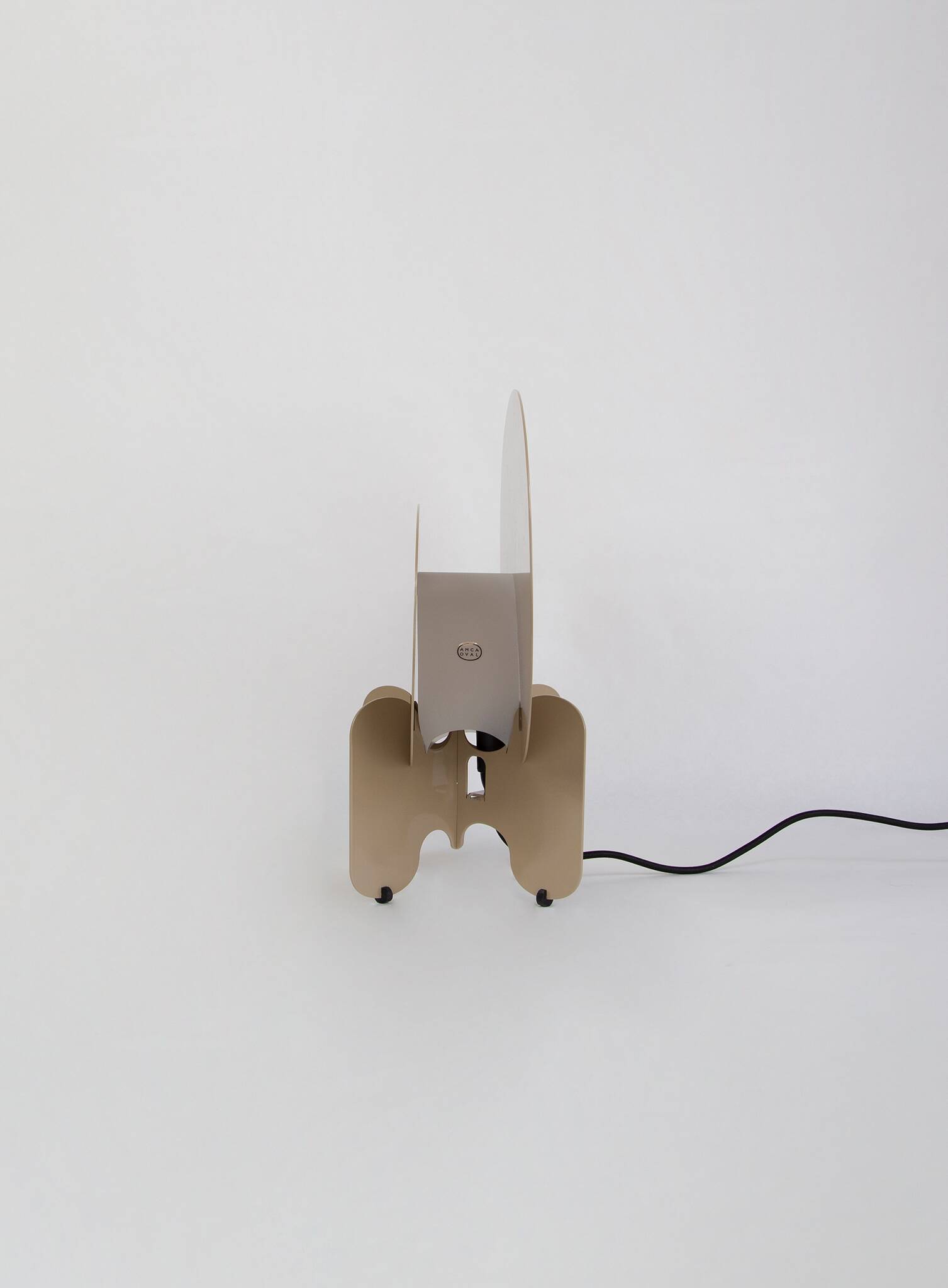 Beige lacquered Aurora lamp