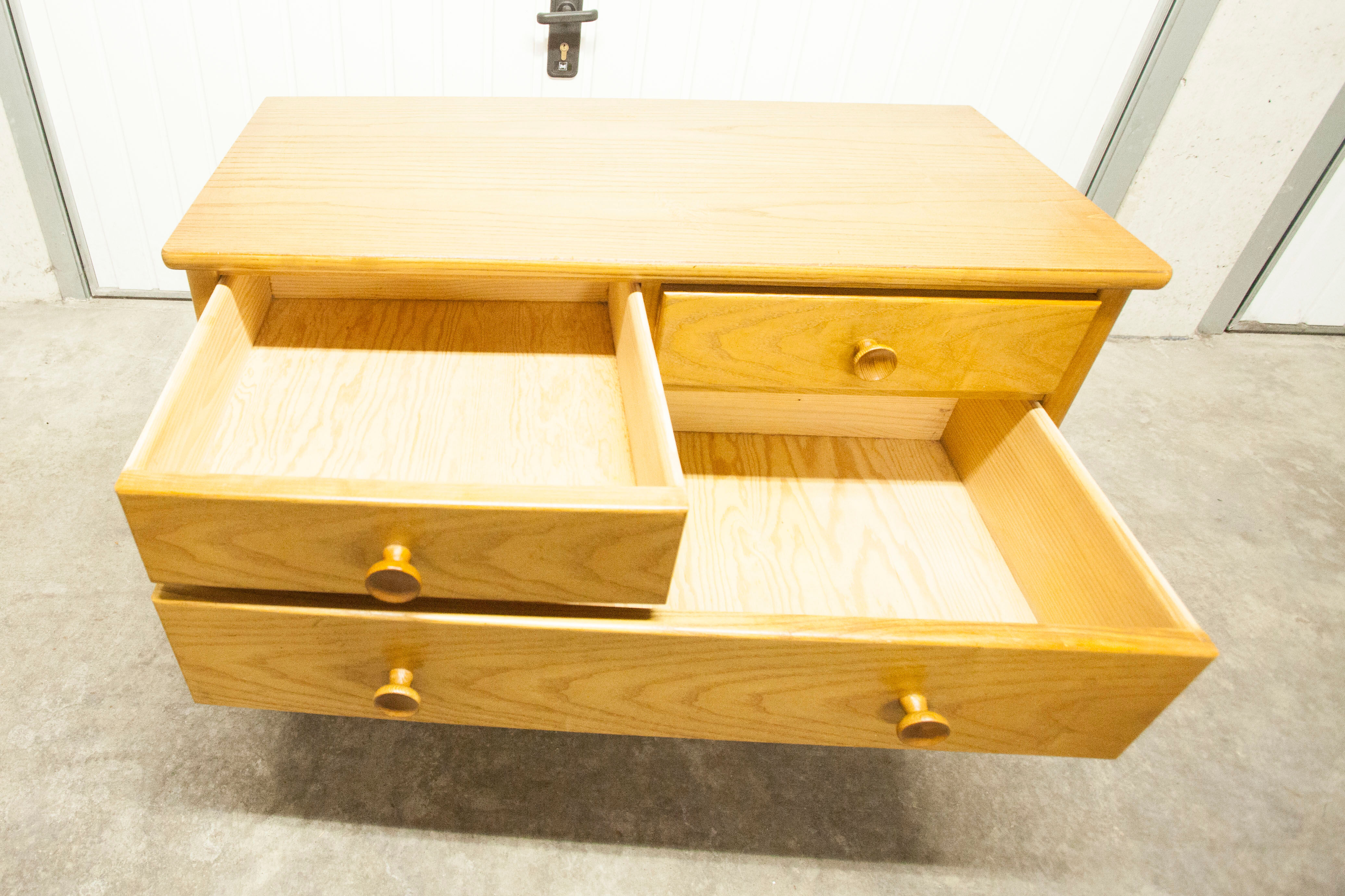 Commode des années 70 en pin 4 tiroirs 1m de large