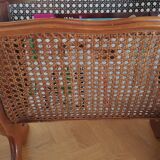 Magazine holder with tablet