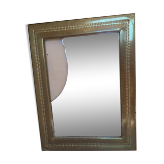 Miroir 50 x 66 cm encadrement de cuivre repercé des années 70