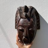 Masque en bois minimaliste oiseau