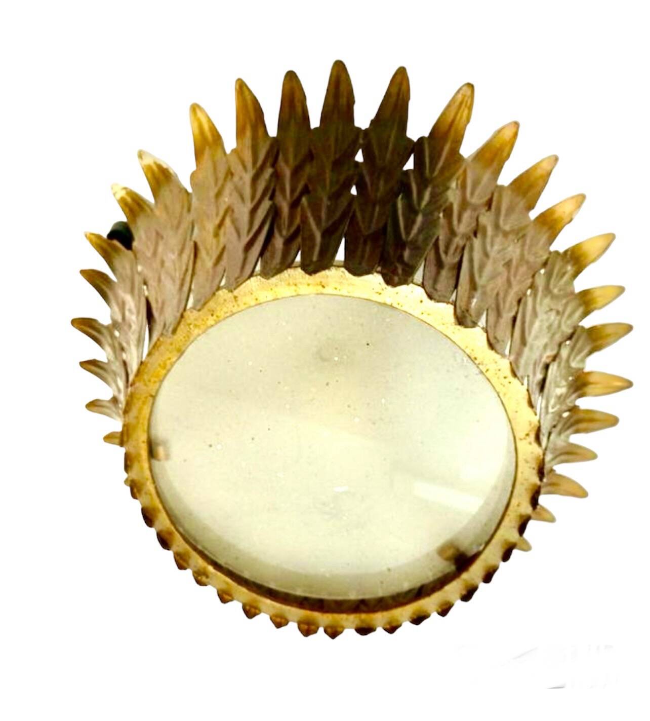 Lustre plafonnier soleil dorée métal verre ,1960