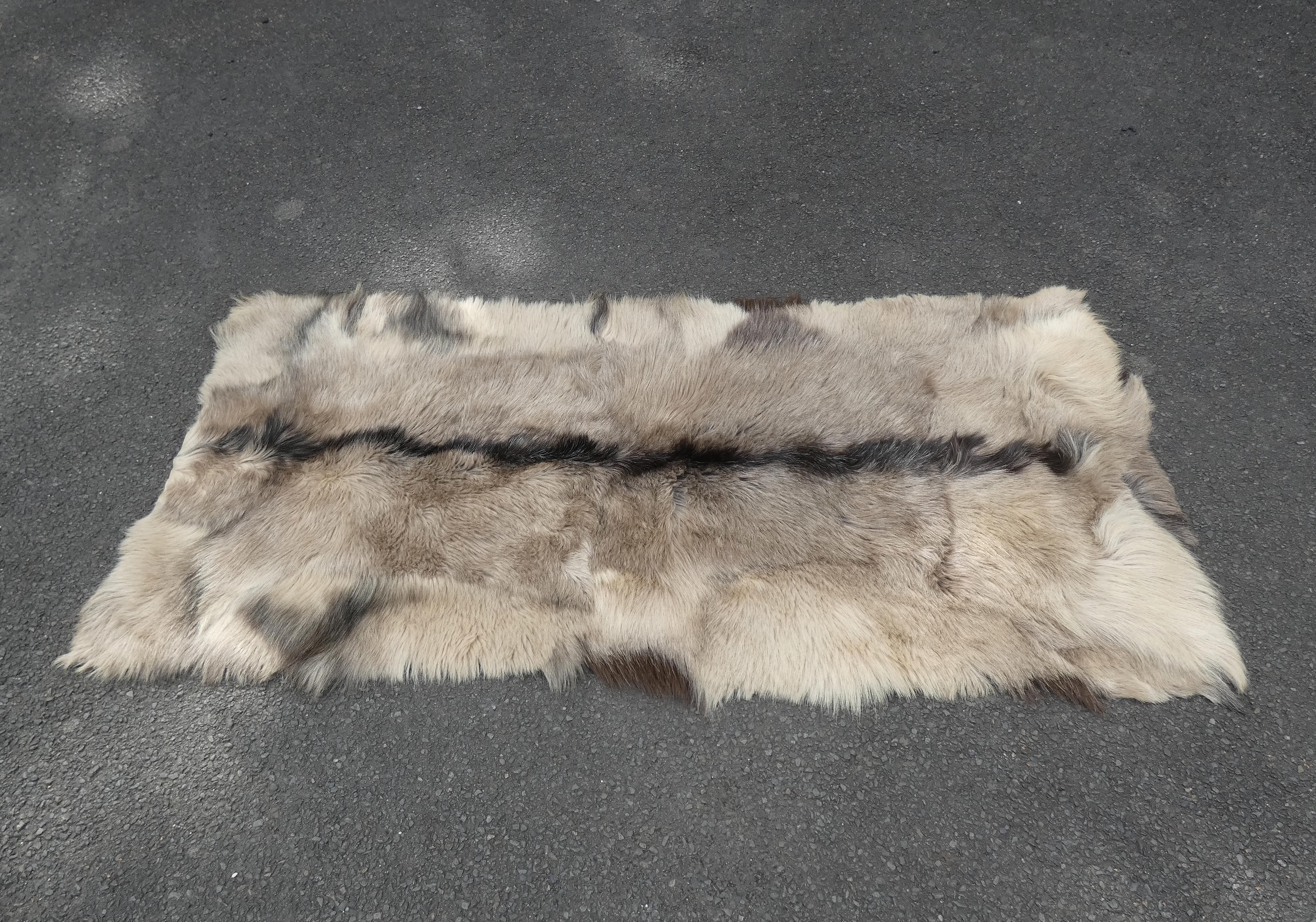 Bed descent carpet goat skin