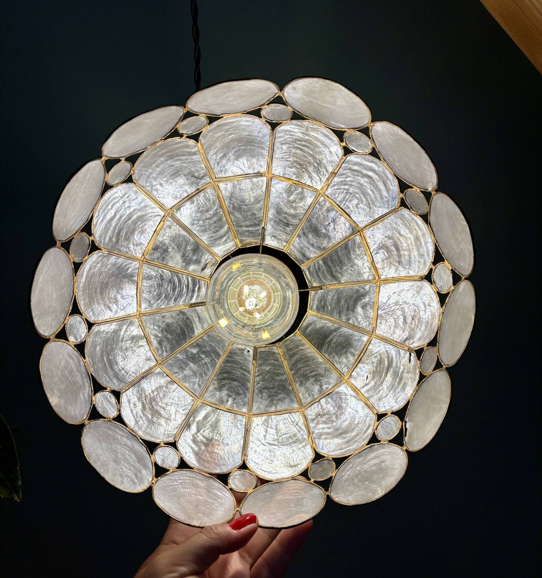 Vintage pearl pendant light