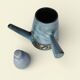 Grande cafetière à glaçure bleue mate, par Jean de Lespinasse, années 1950/1960