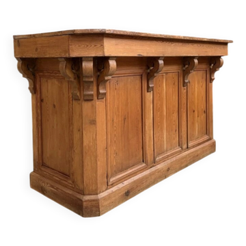 Pine counter from the early 20th century.