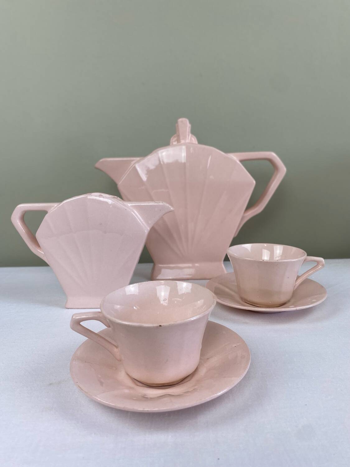 Théière art déco rose