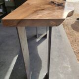 Console en noyer avec pieds en acier