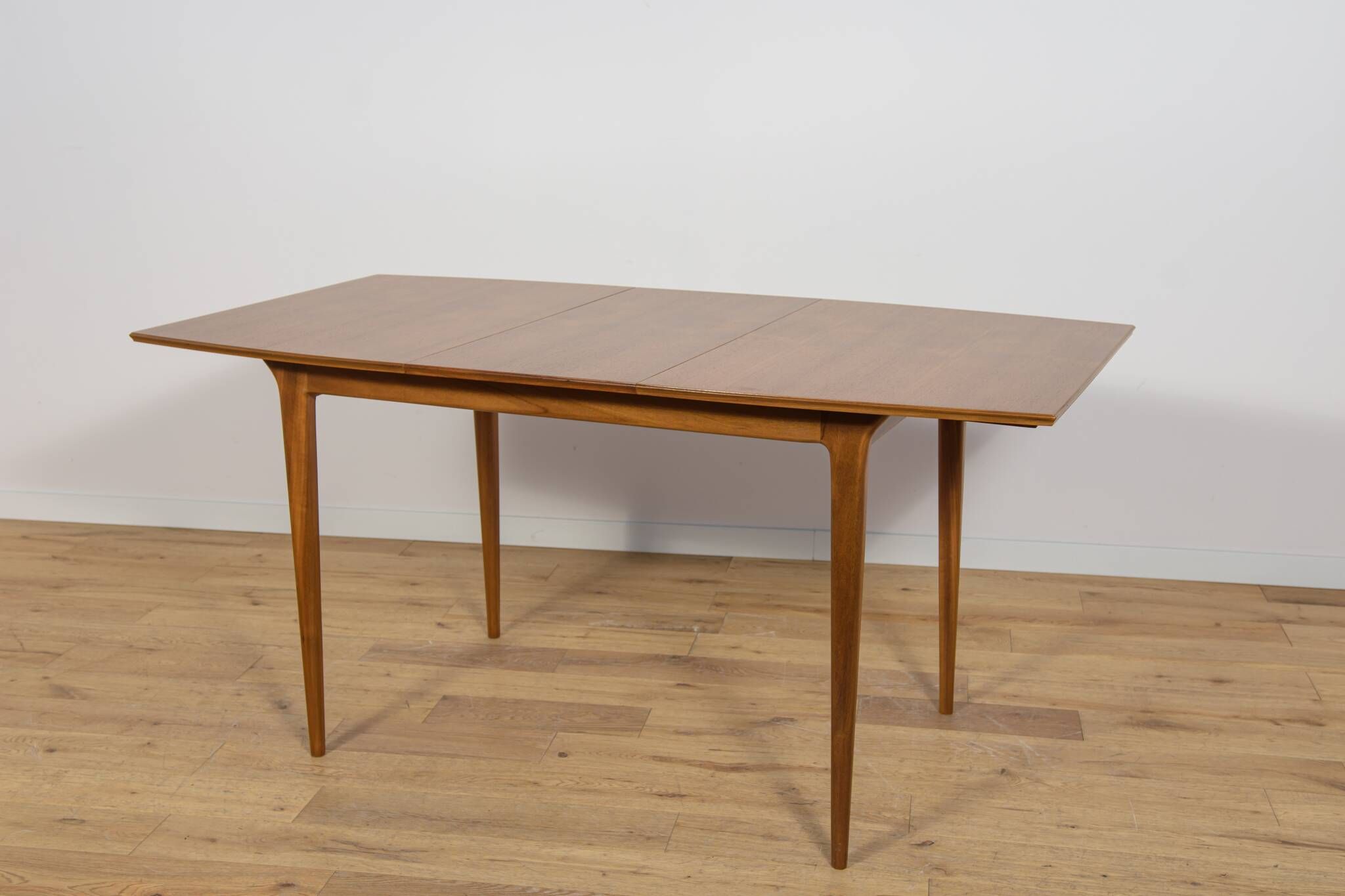Table à manger extensible en teck du milieu du siècle de McIntosh, Royaume-Uni.