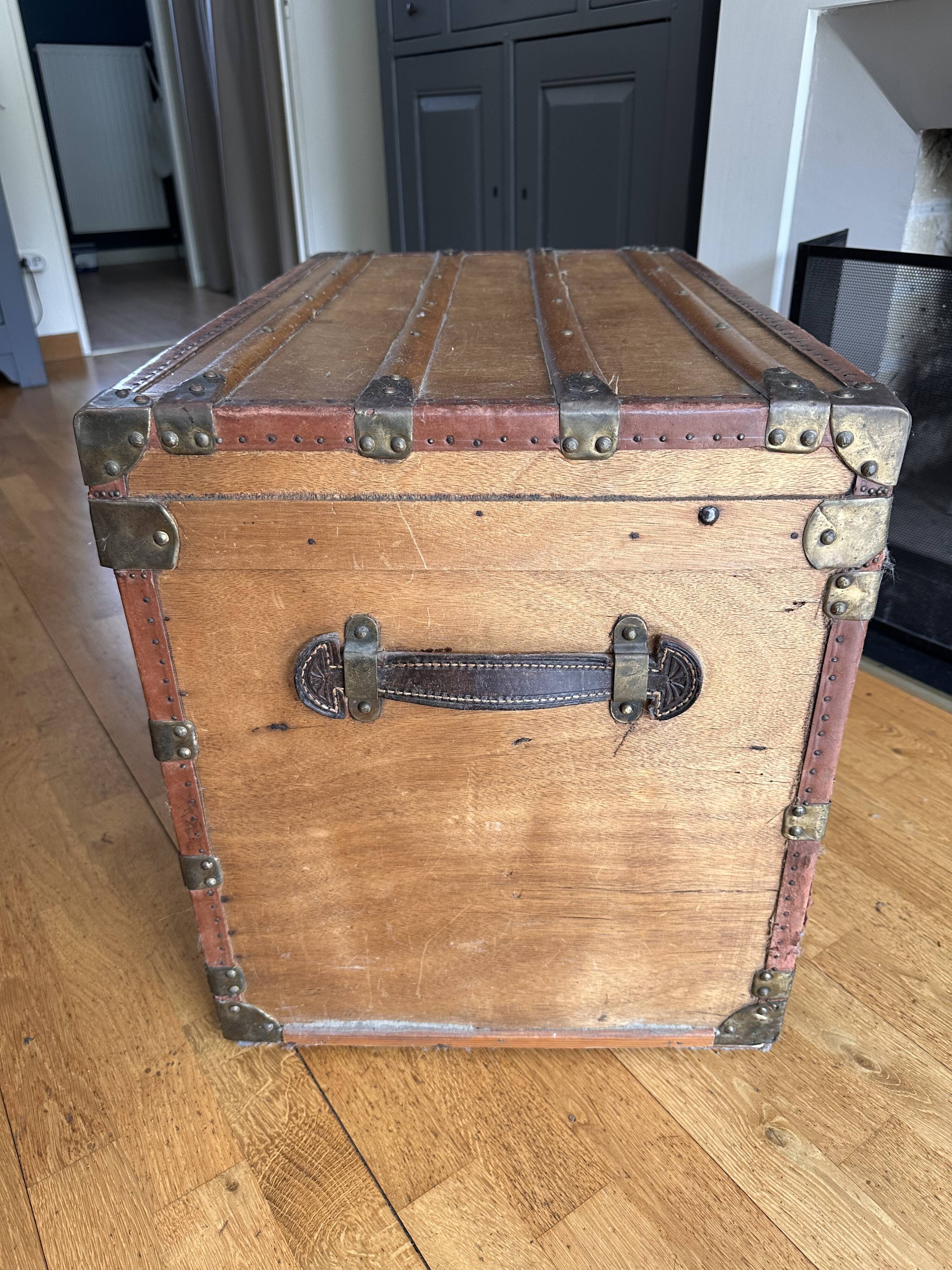 Wooden transport crate