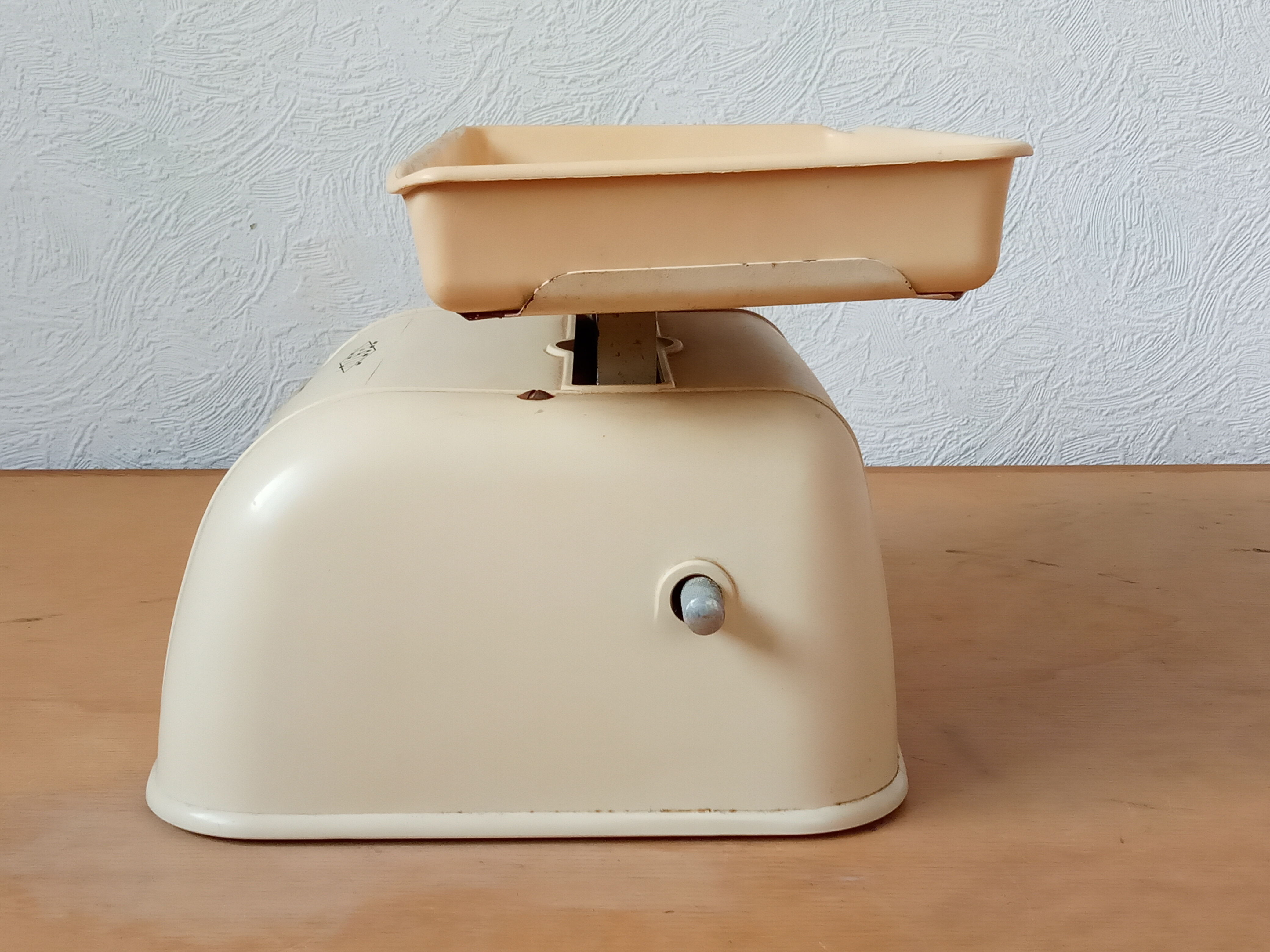 Testut kitchen scale, 50s