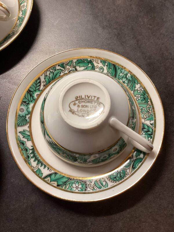 Ensemble de six tasses à café et soucoupes vintage Pillivuyt