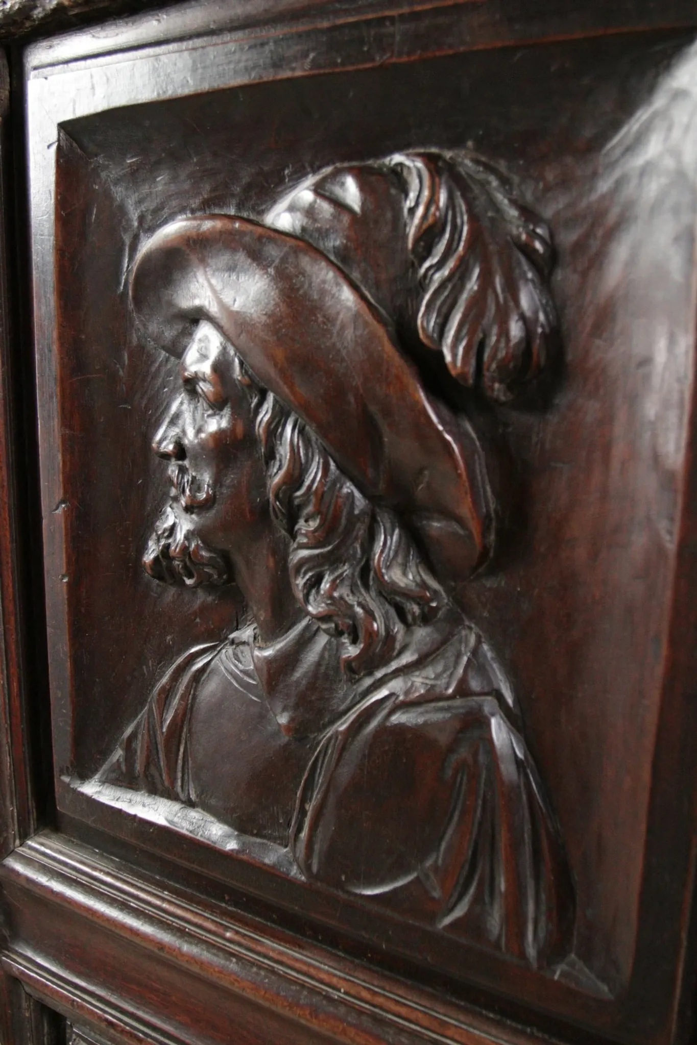 Unique 17th century cabinet portrait and scallop