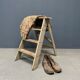 Escaliers ou marches en brocante gris clair