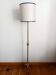 Lampadaire tripode laiton vers 1950