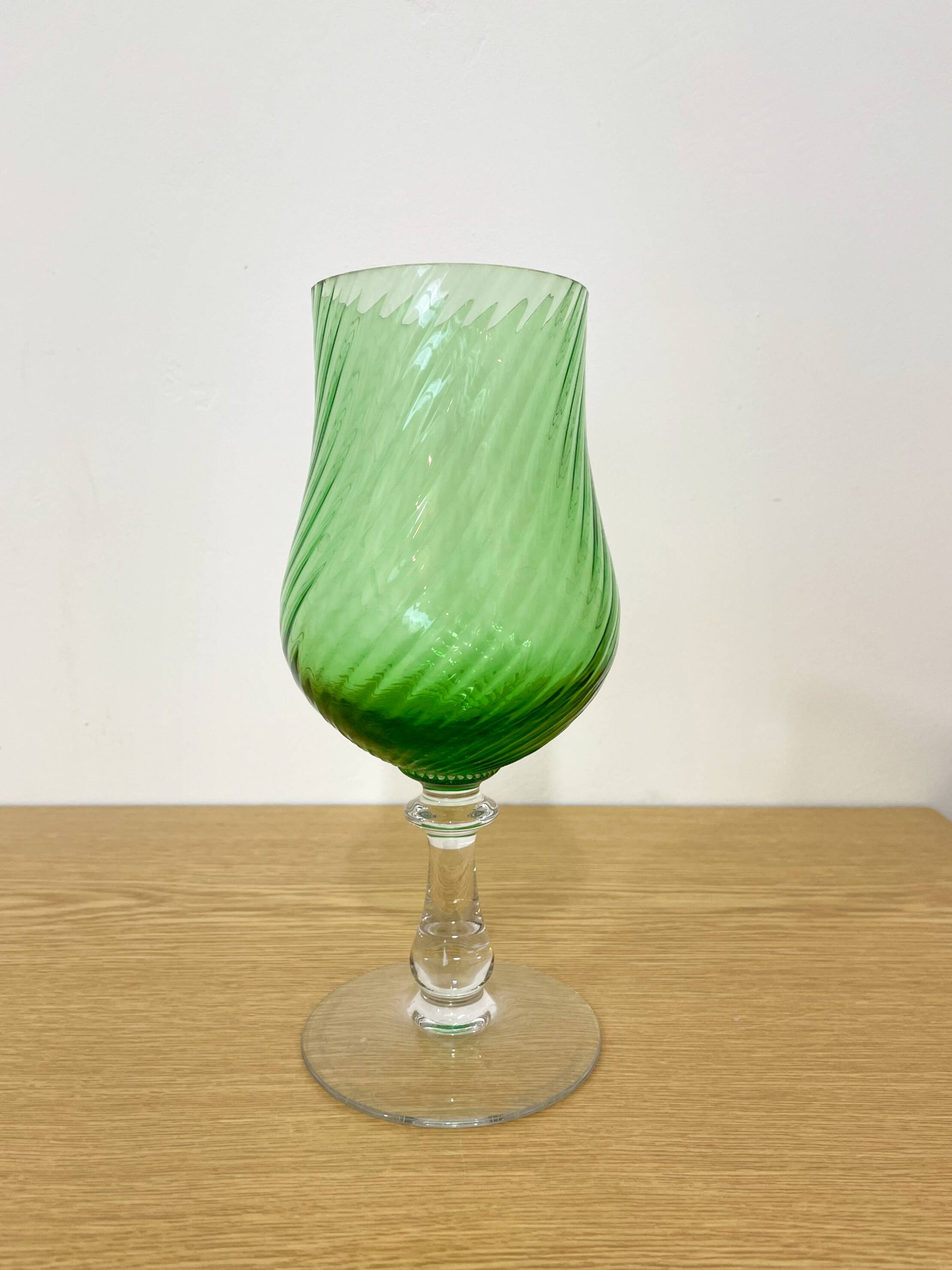 Vase en forme de verre