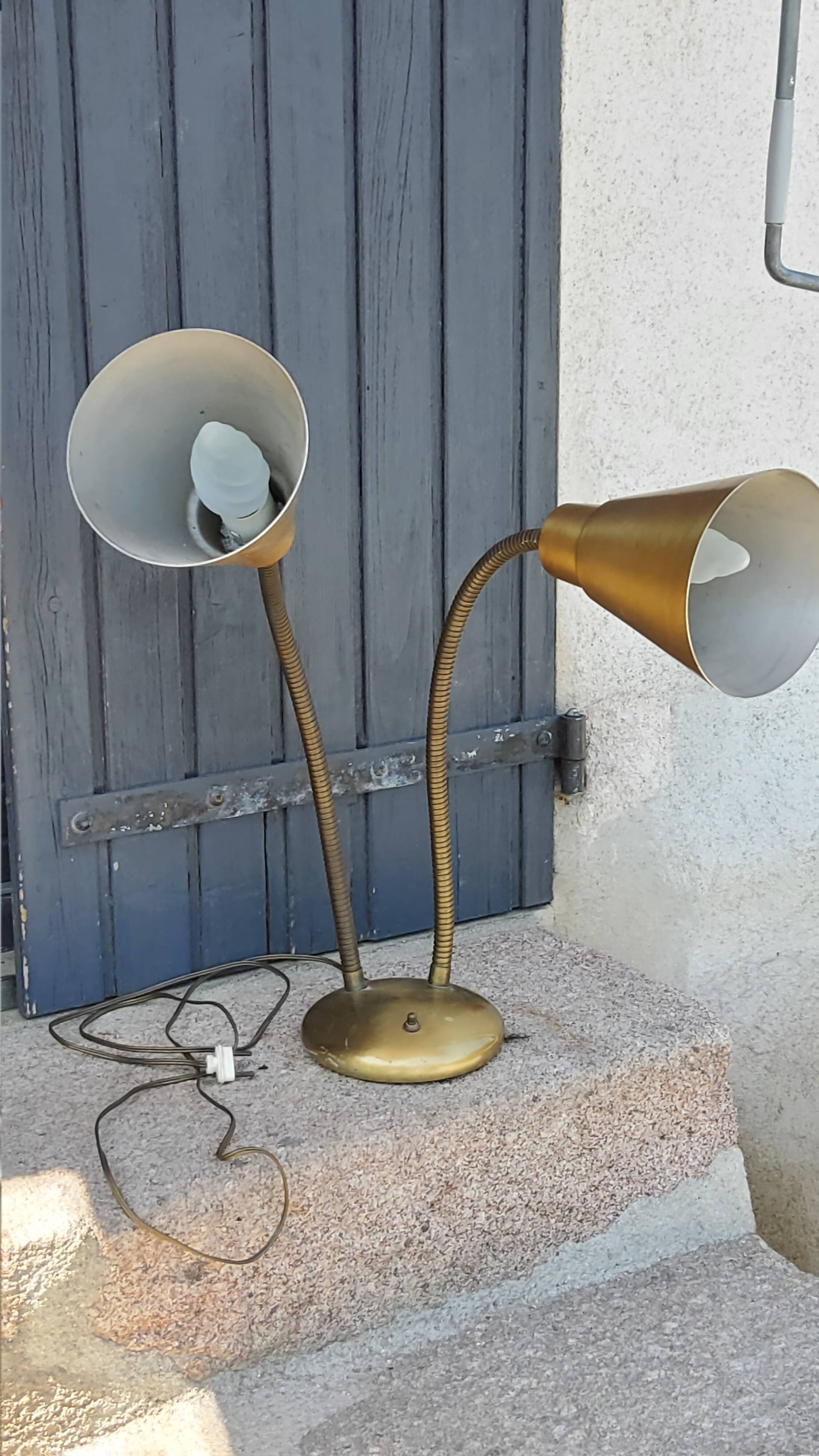 Designer desk lamp in gold metal 2 flexible arms from the 70s
