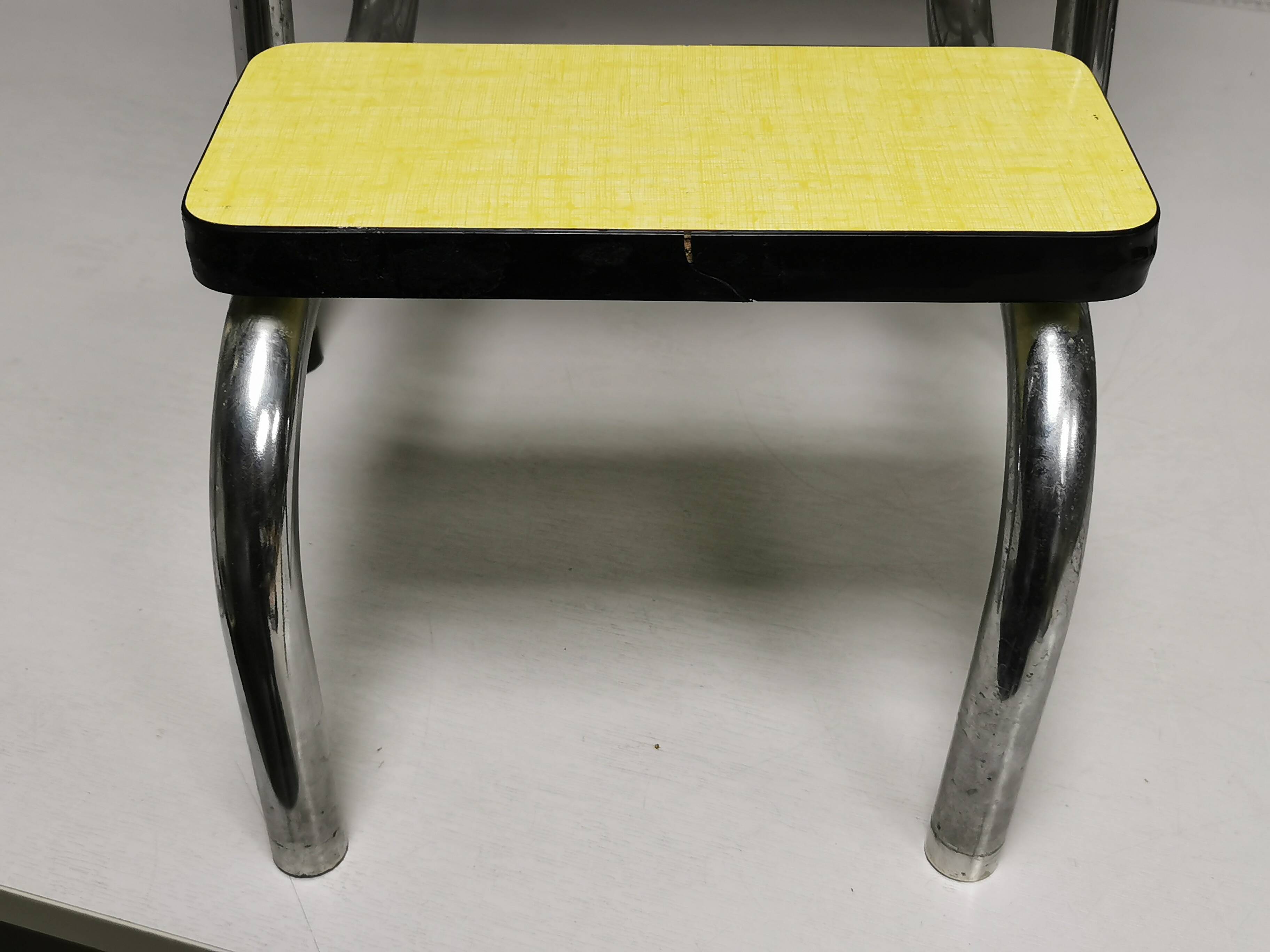 Vintage 3-step stool / step stool in yellow formica