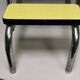 Tabouret / marchepied 3 marches vintage en formica jaune