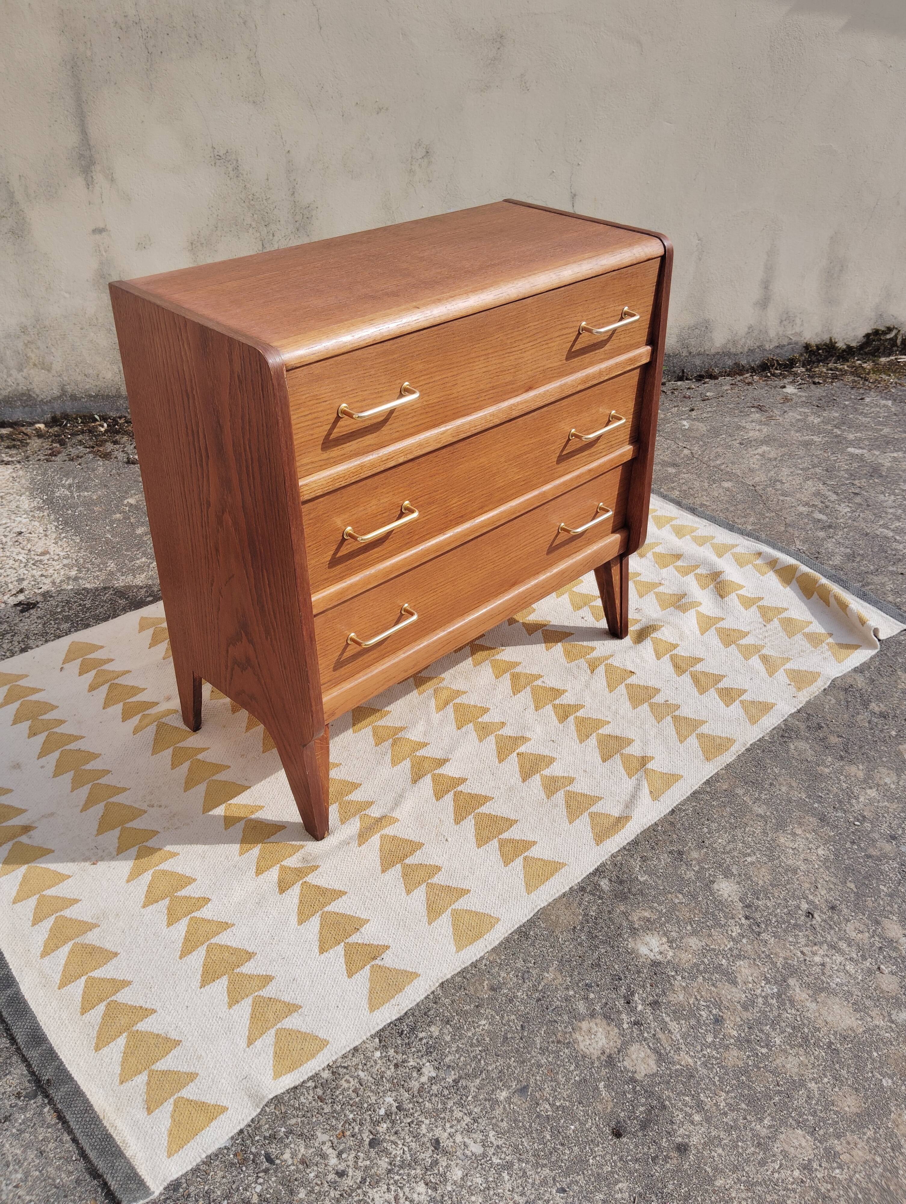 Small vintage chest of drawers