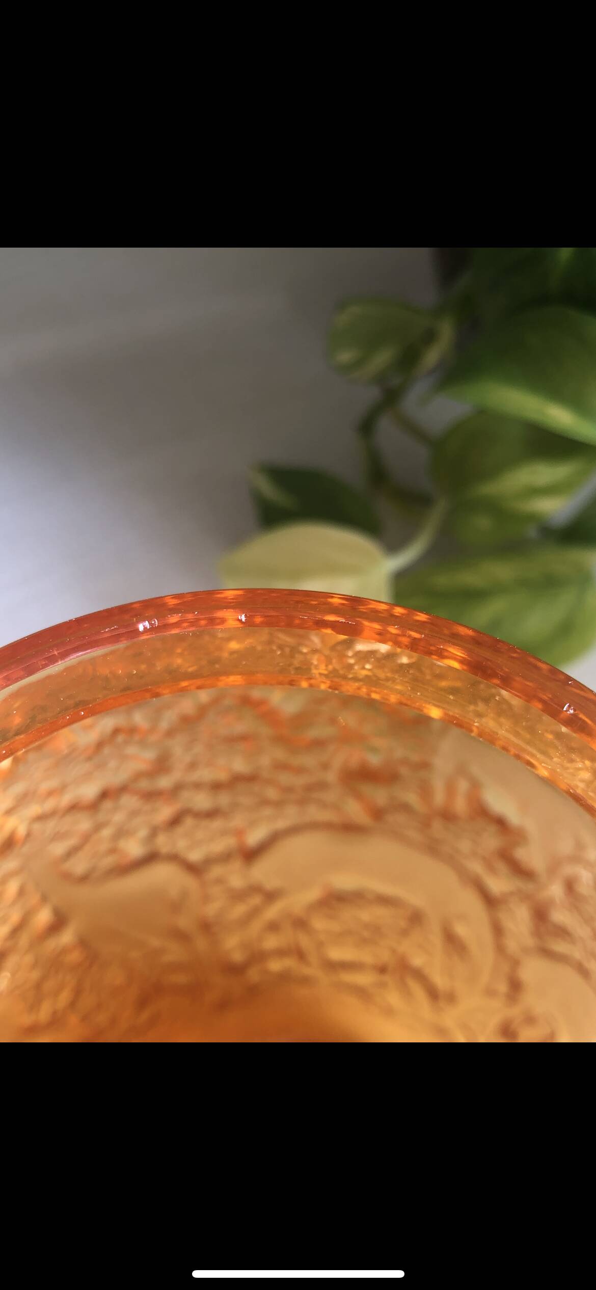 “Biches” crystal vase by Lalique – Amber