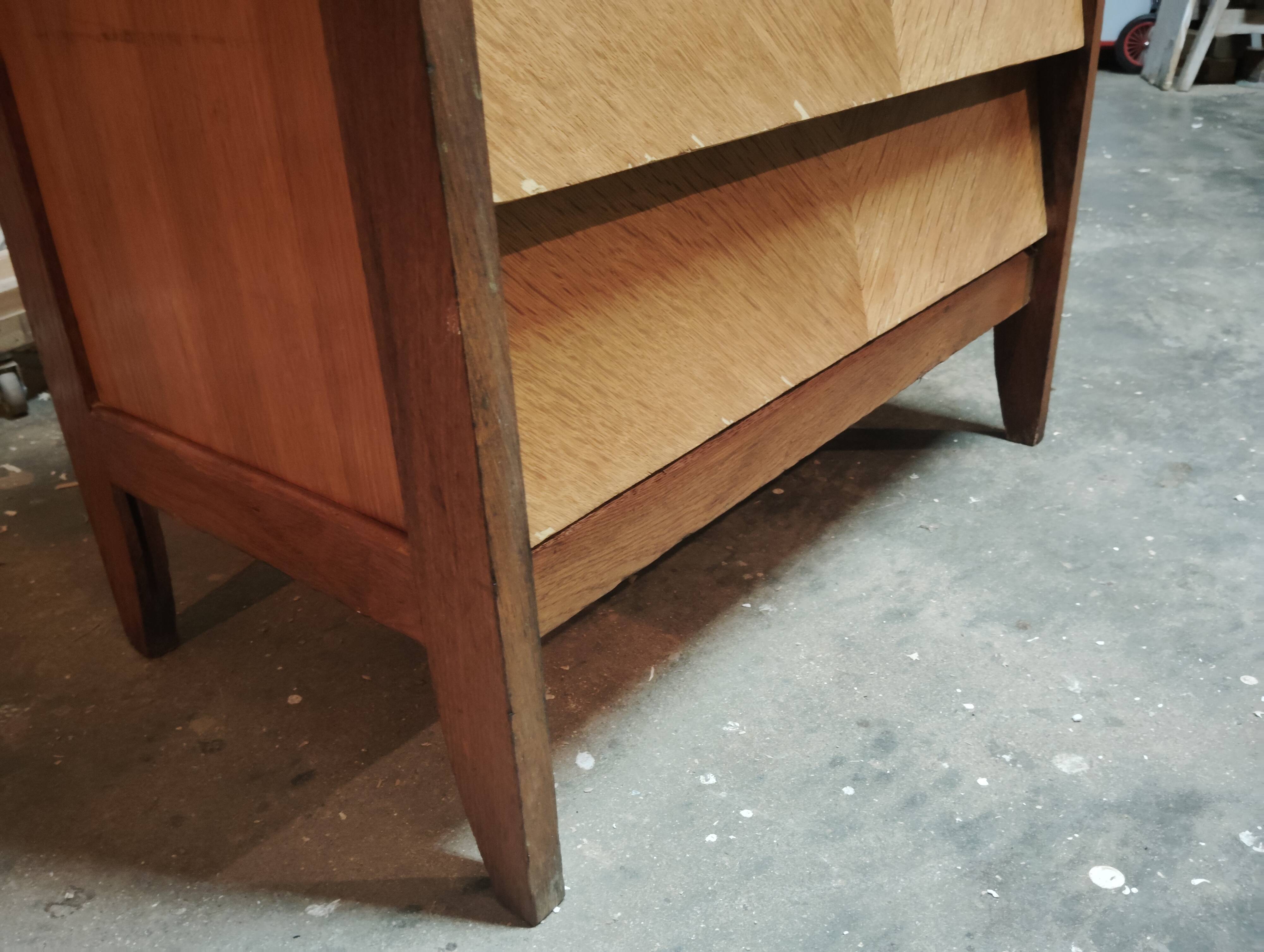 Vintage display cabinet with 2 drawers