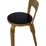 Chaise vintage modèle 65 par Alvar Aalto pour Artek (Linoléum noir)