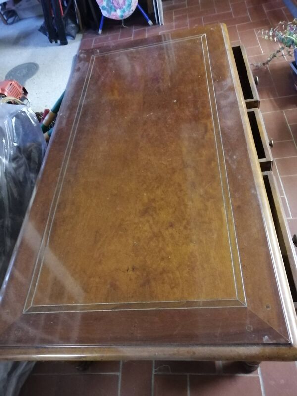 Table basse en marqueterie de merisier et noyer