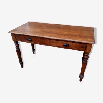 Farm table
