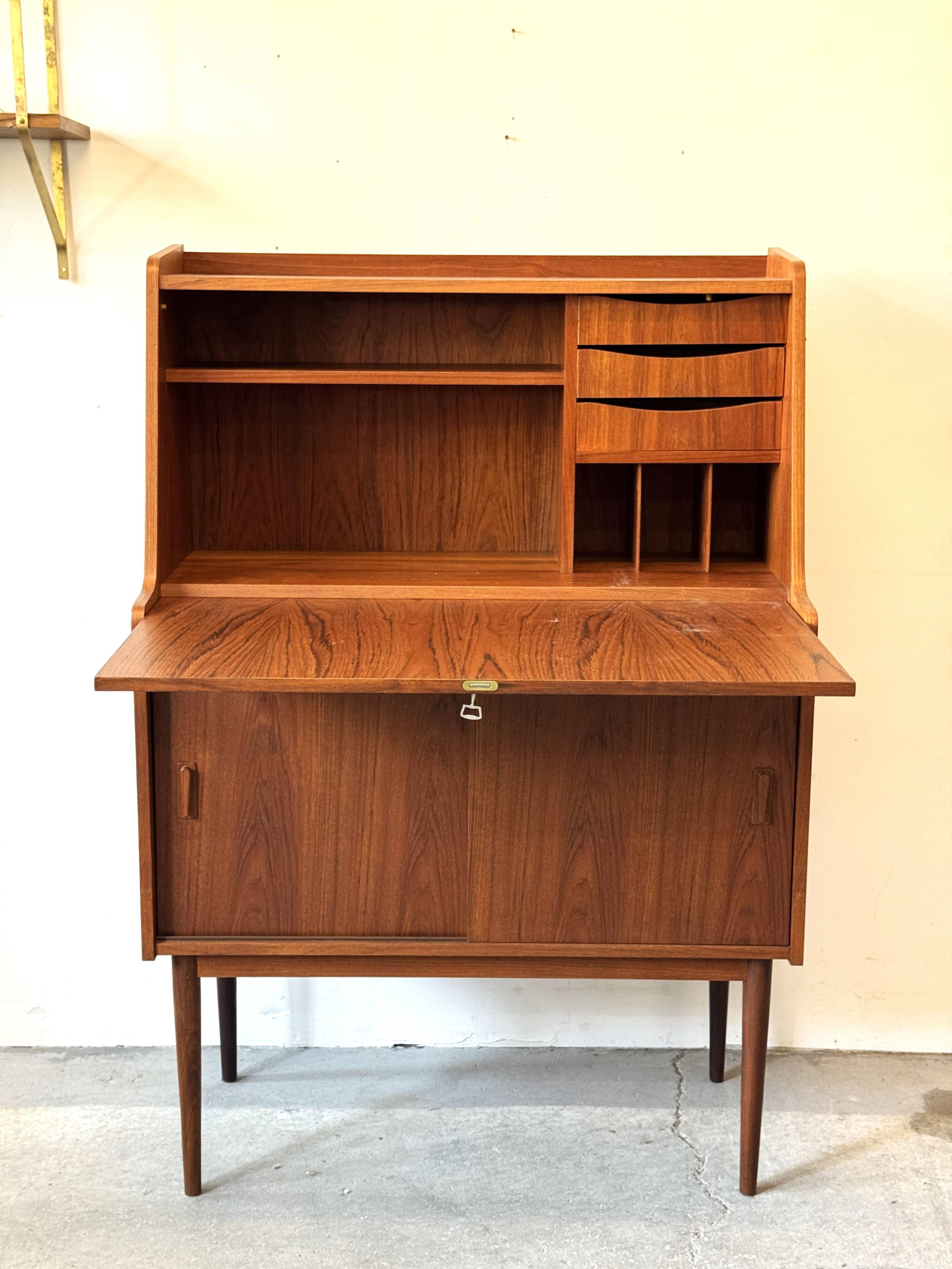 Secretary/desk, Denmark, 1960s/1970s, Mid-C Modern style, vintage
