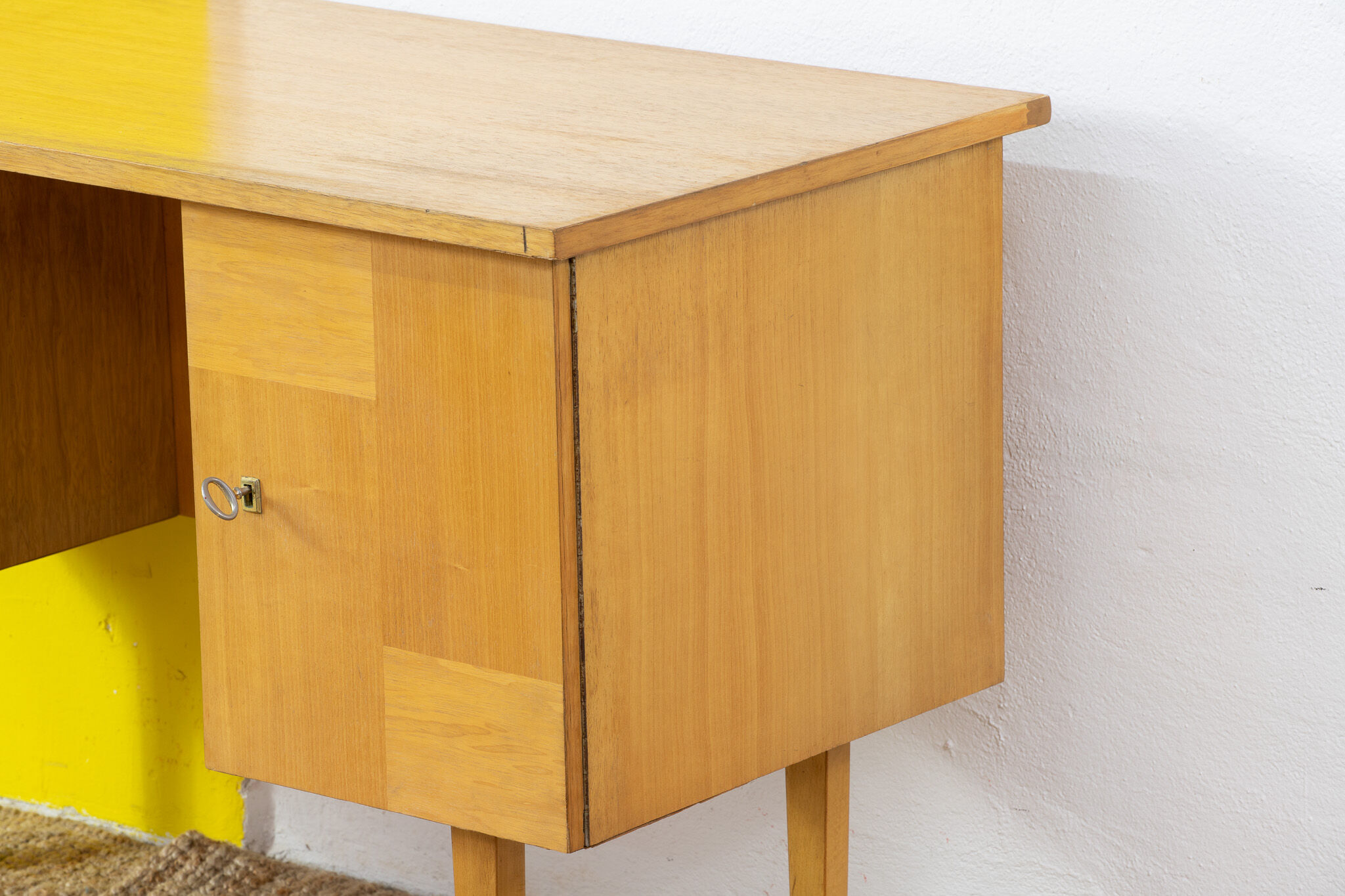 Vintage Scandinavian Office – 120 cm