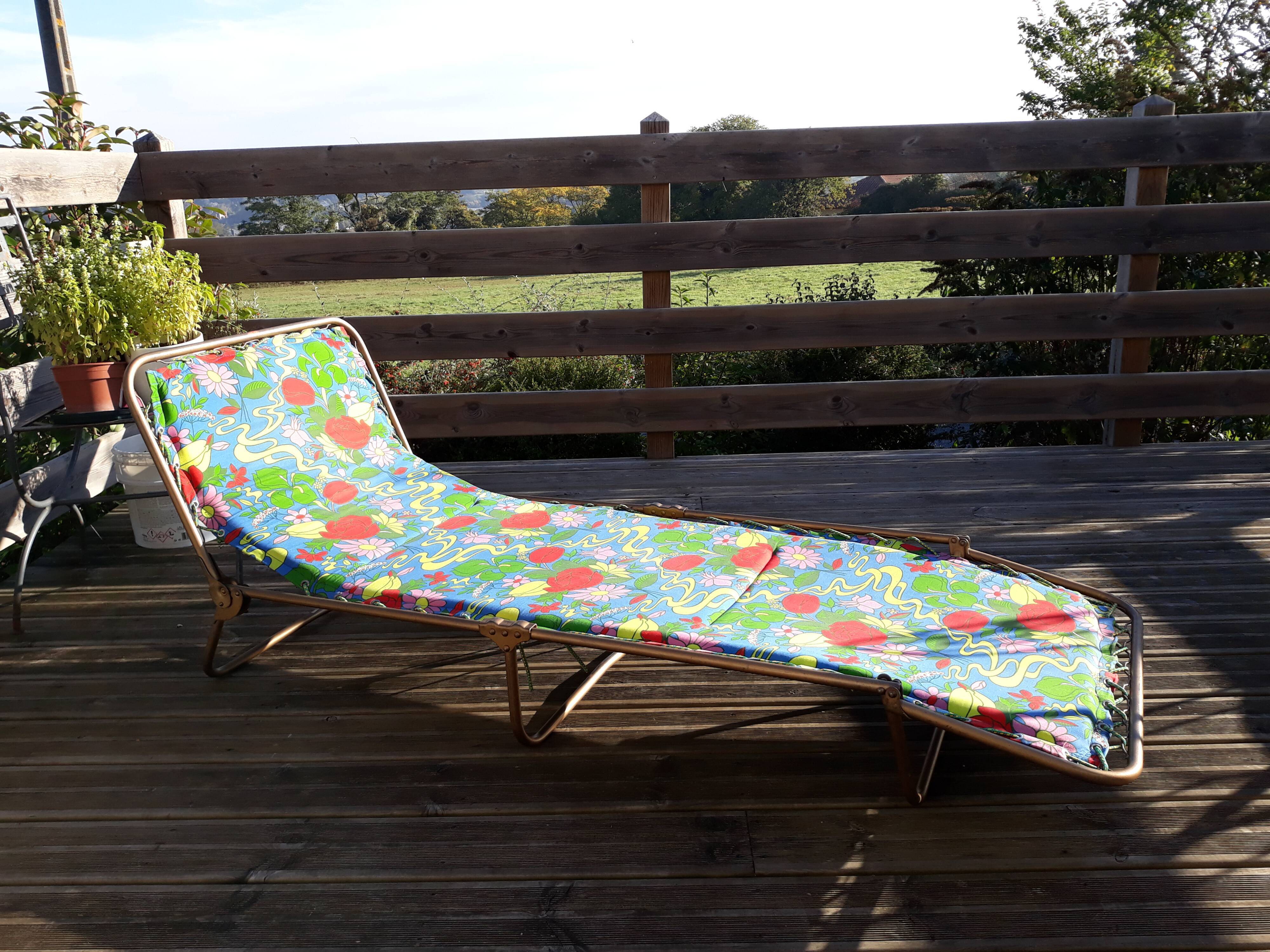 Sunbathing deckchair camp bed La Hutte