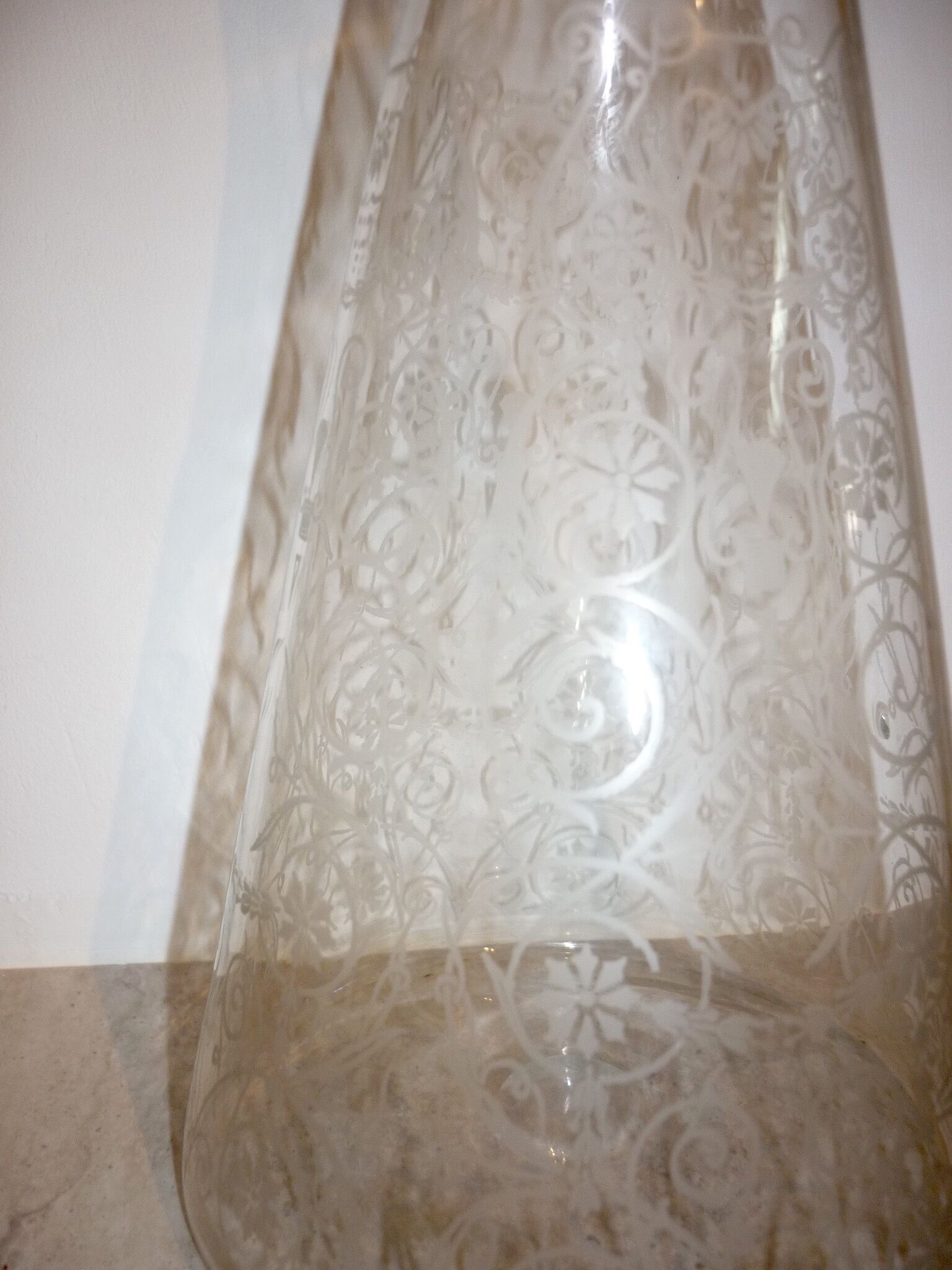 Water carafe in engraved decoration glass