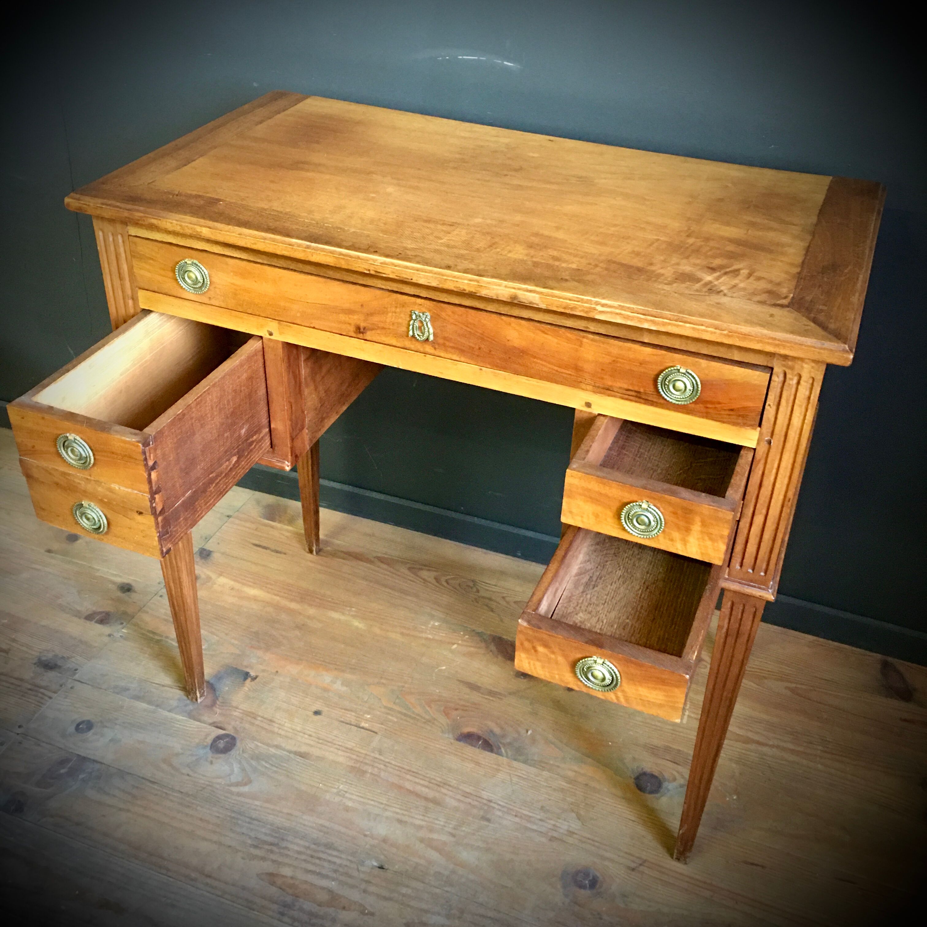 Small Empire style office