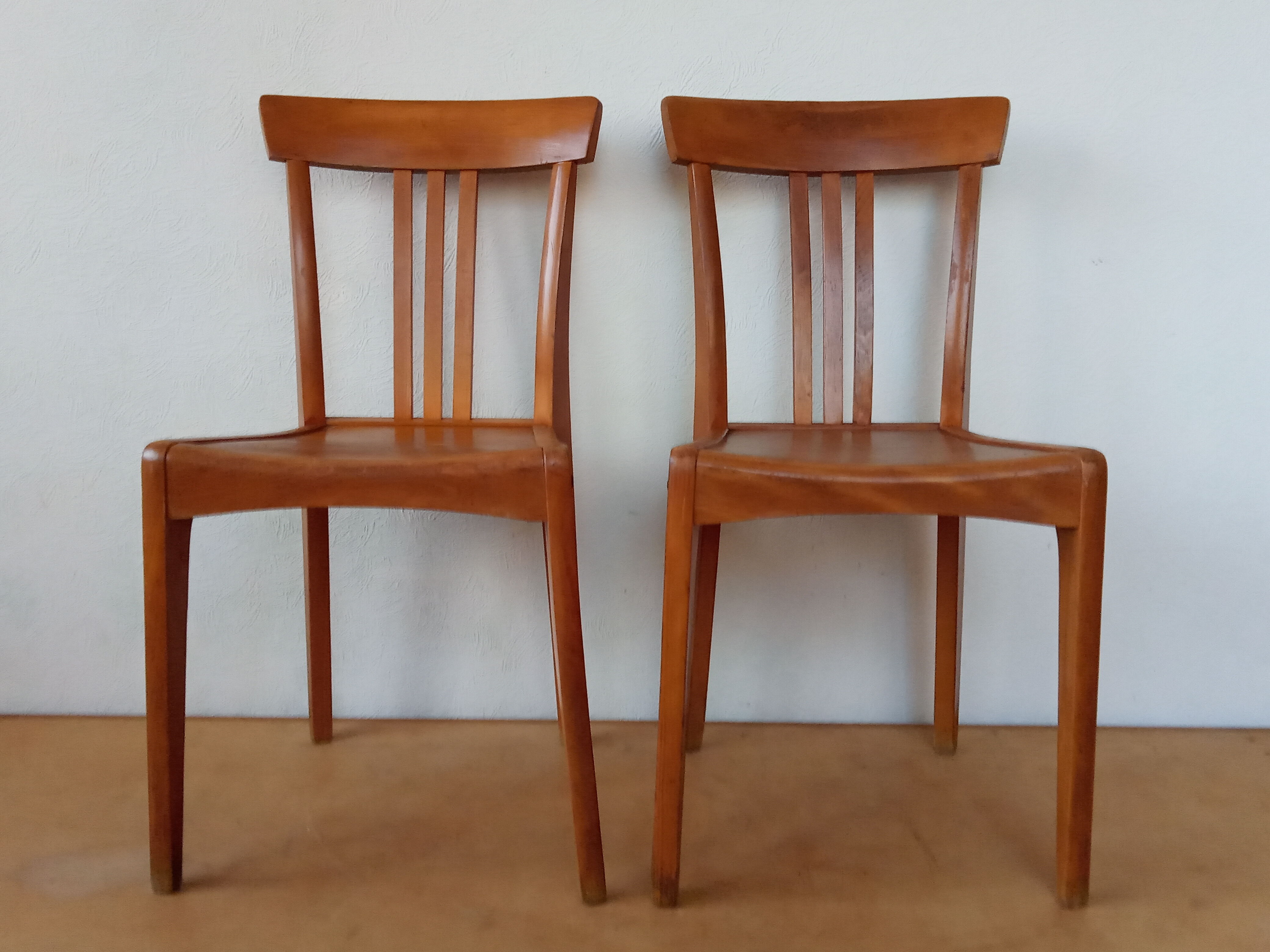 Paire de chaises bistrot Stella années 50