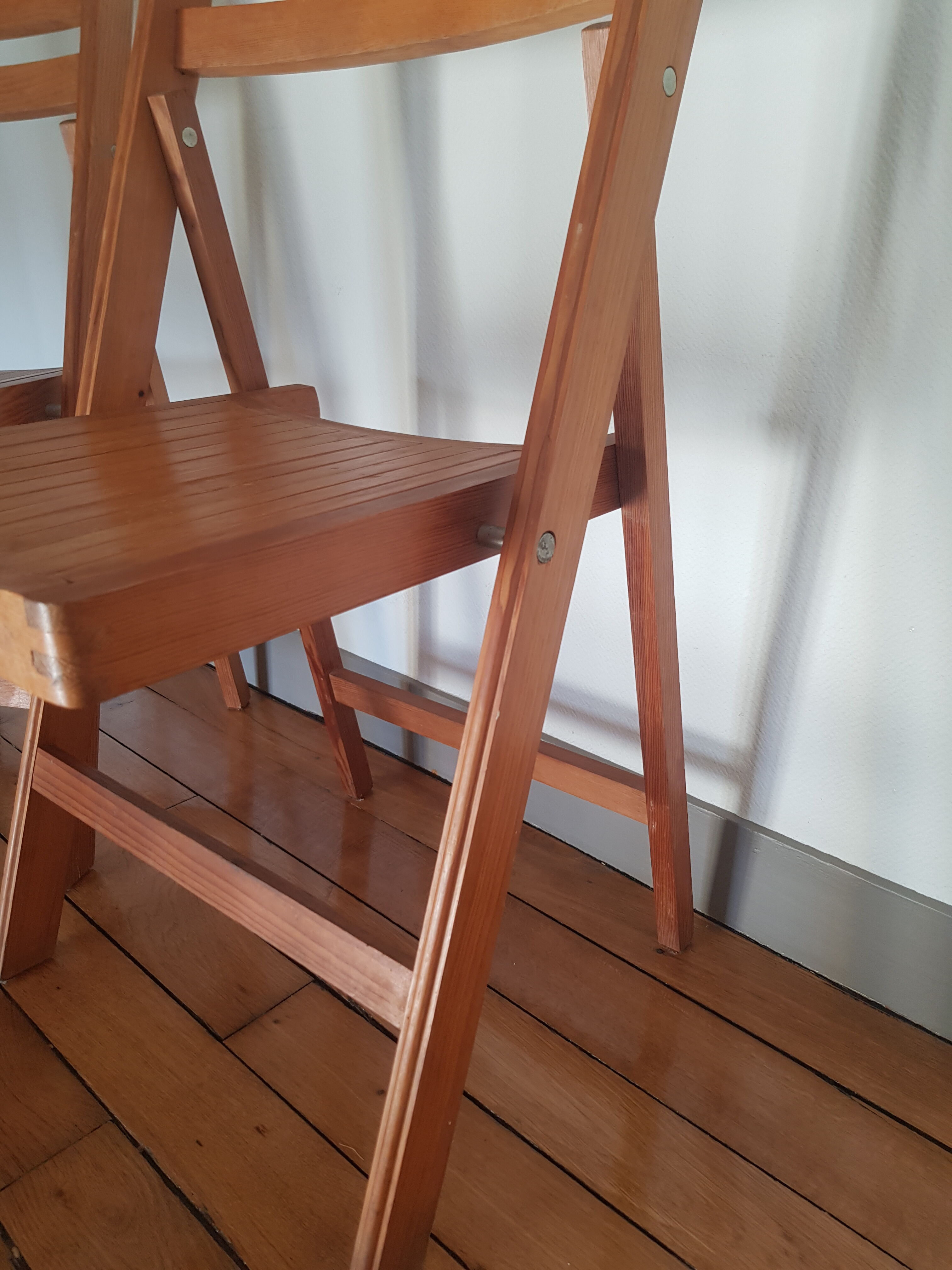 Folding chairs