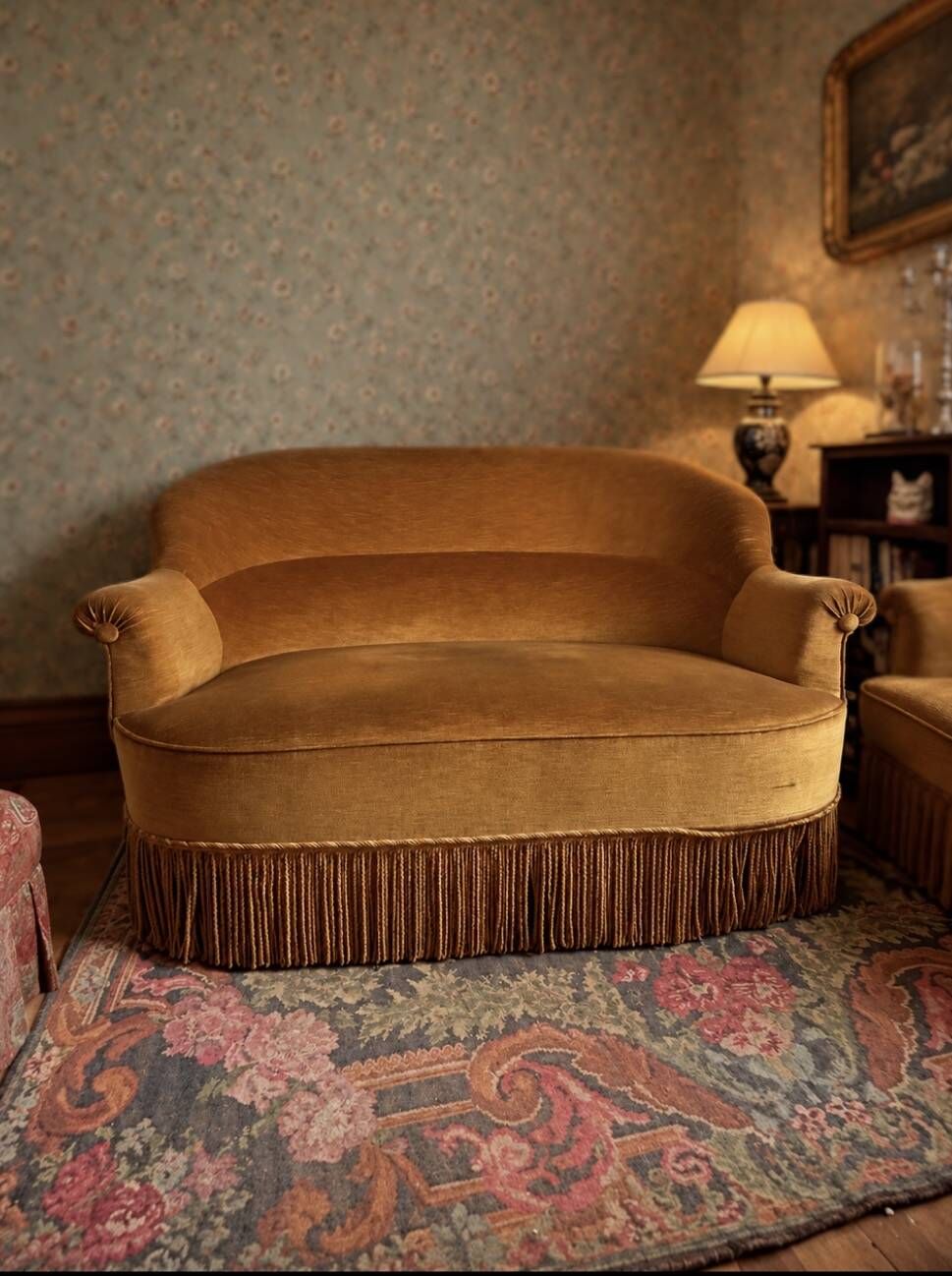 Small Napoleon III sofa in golden velvet