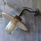 Outdoor industrial wall light