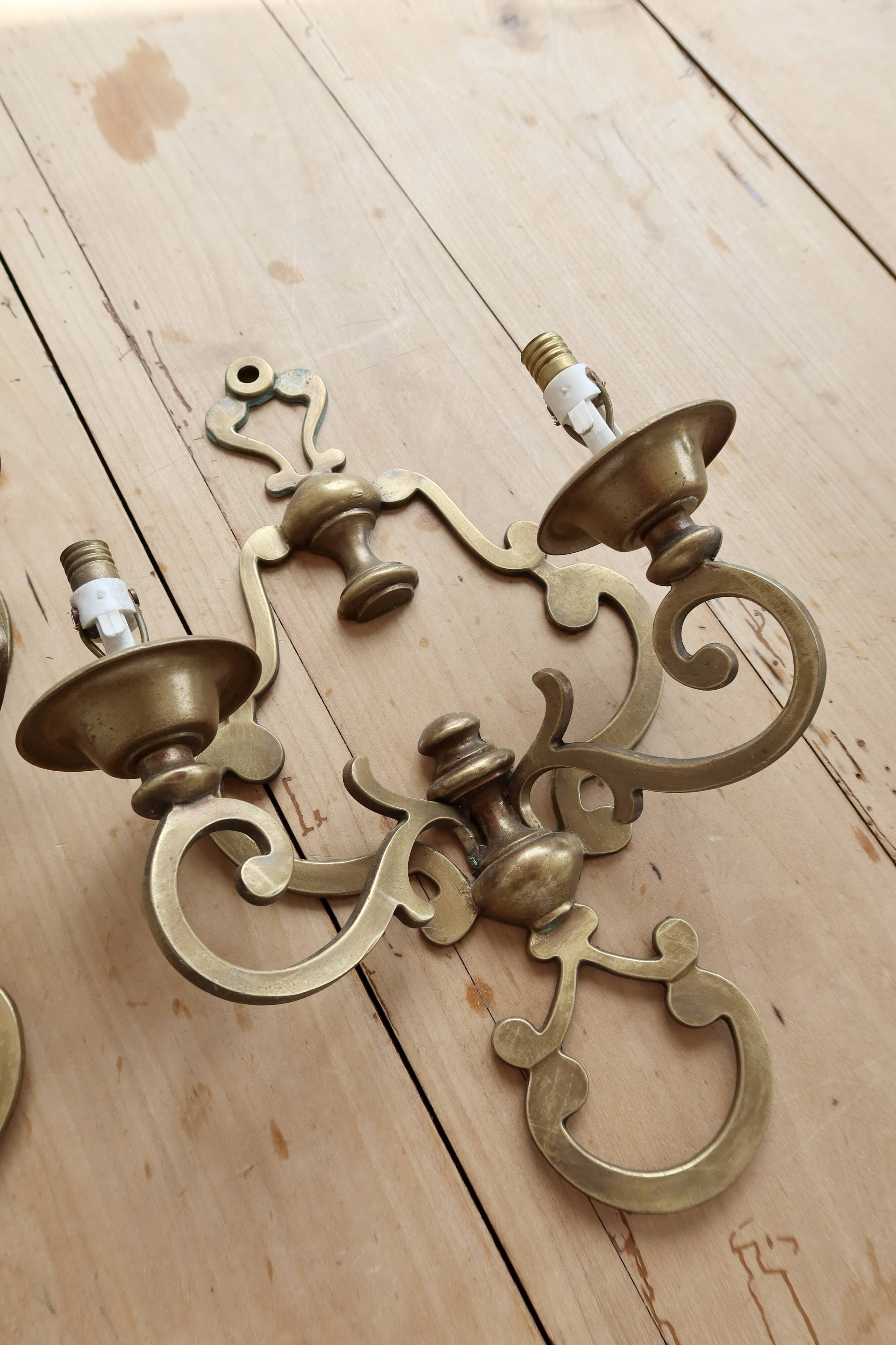 Pair of vintage brass wall sconces - 2 arms - Classic style