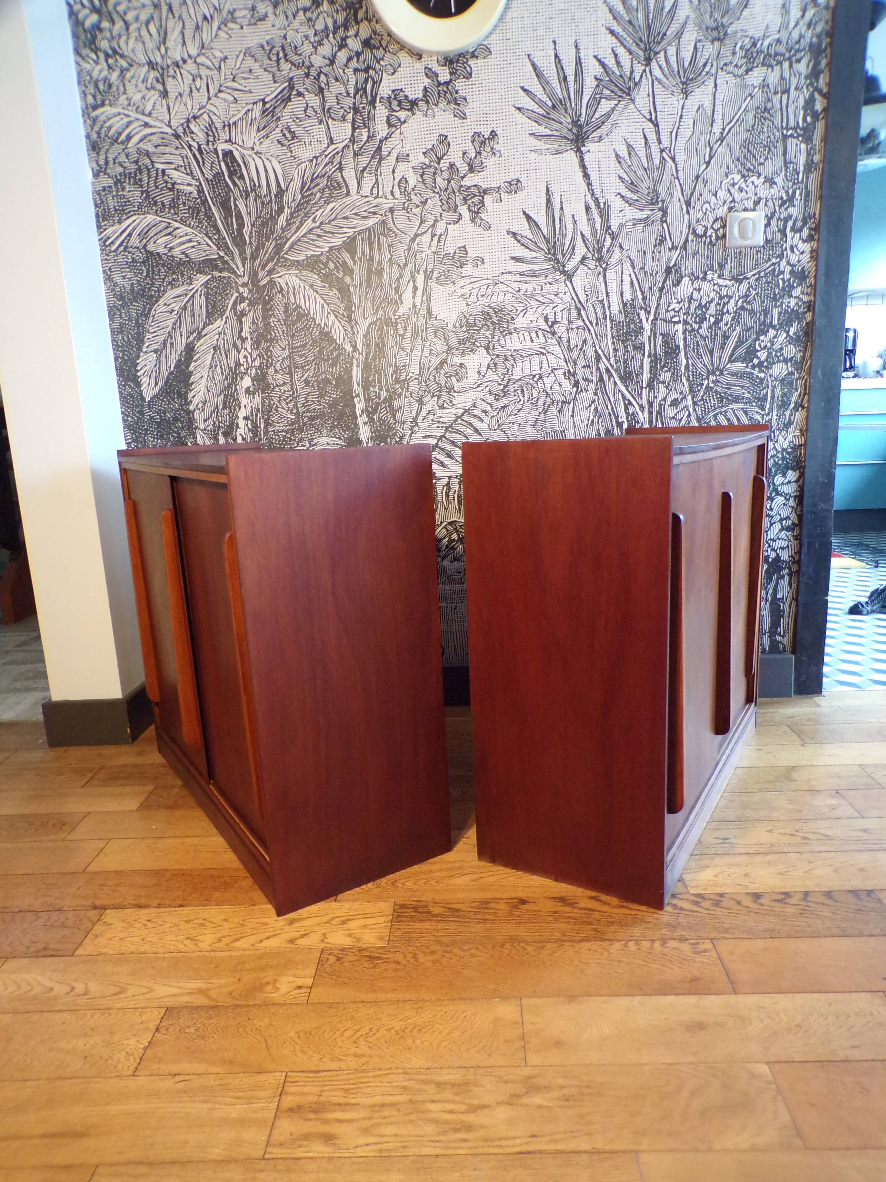 Duo of trade furniture with sliding doors
