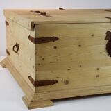 Coffee table chest