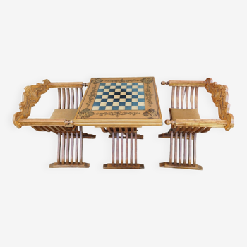 Table échiquier et backgammon avec 2 fauteuils de style Dagobert