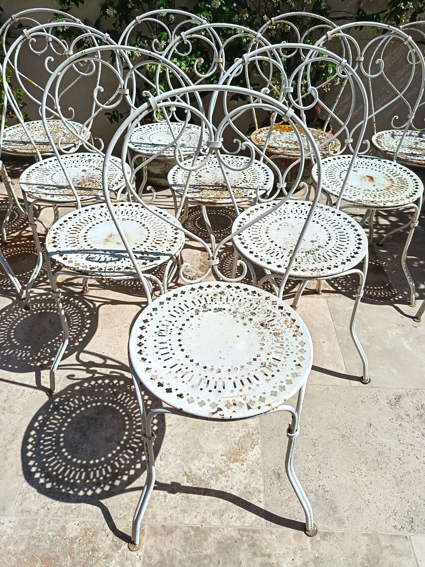 12 chaises Fermob 1900 et table Montmartre