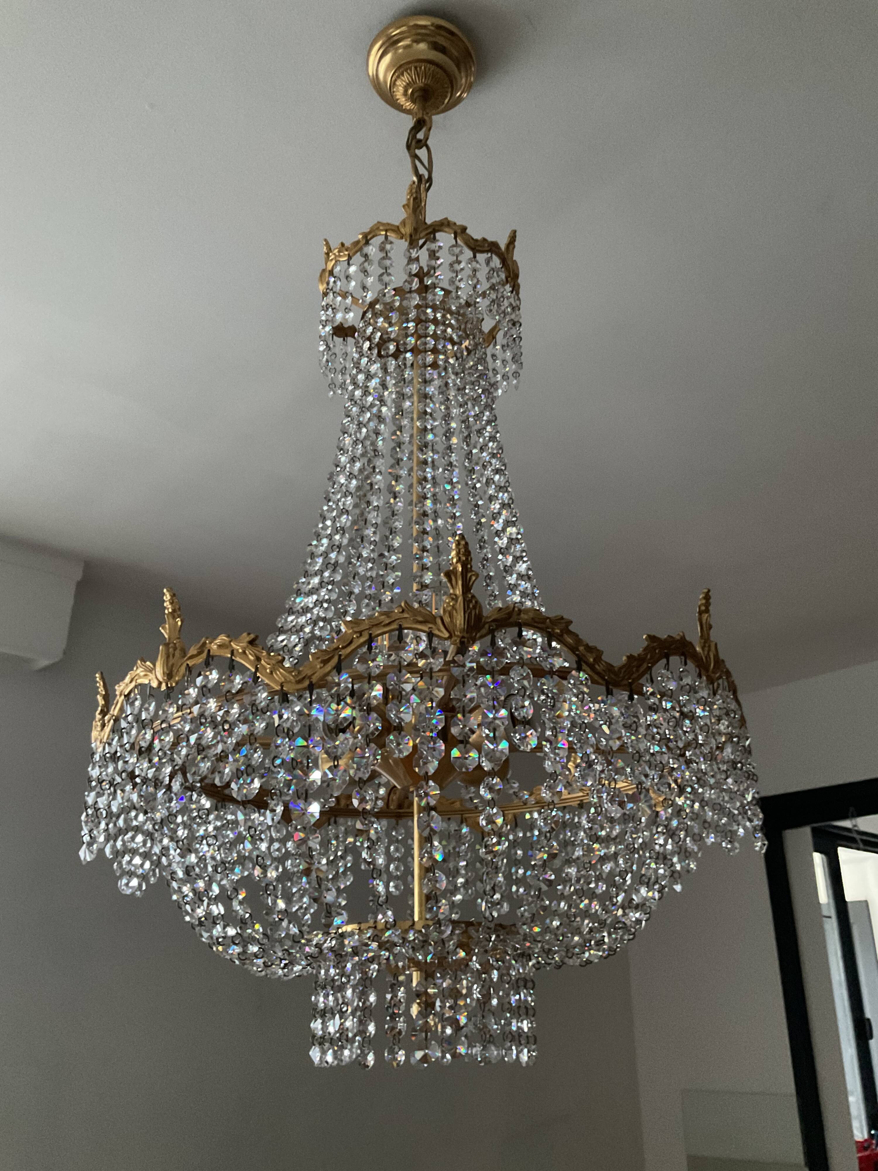 Balloon chandelier in bronze and crystal pendants