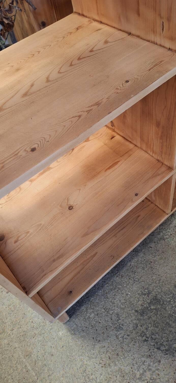 Locker furniture on feet